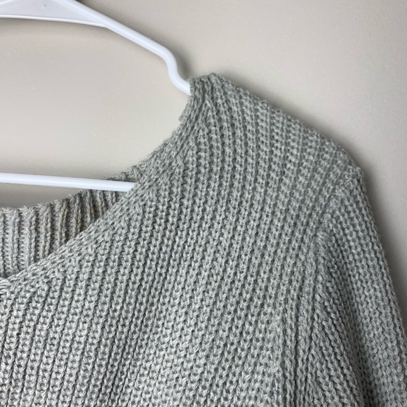 grey knot sweater - Picture 3 of 4